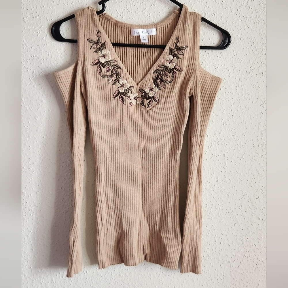 Say What? Tan floral shoulder cut sleeve